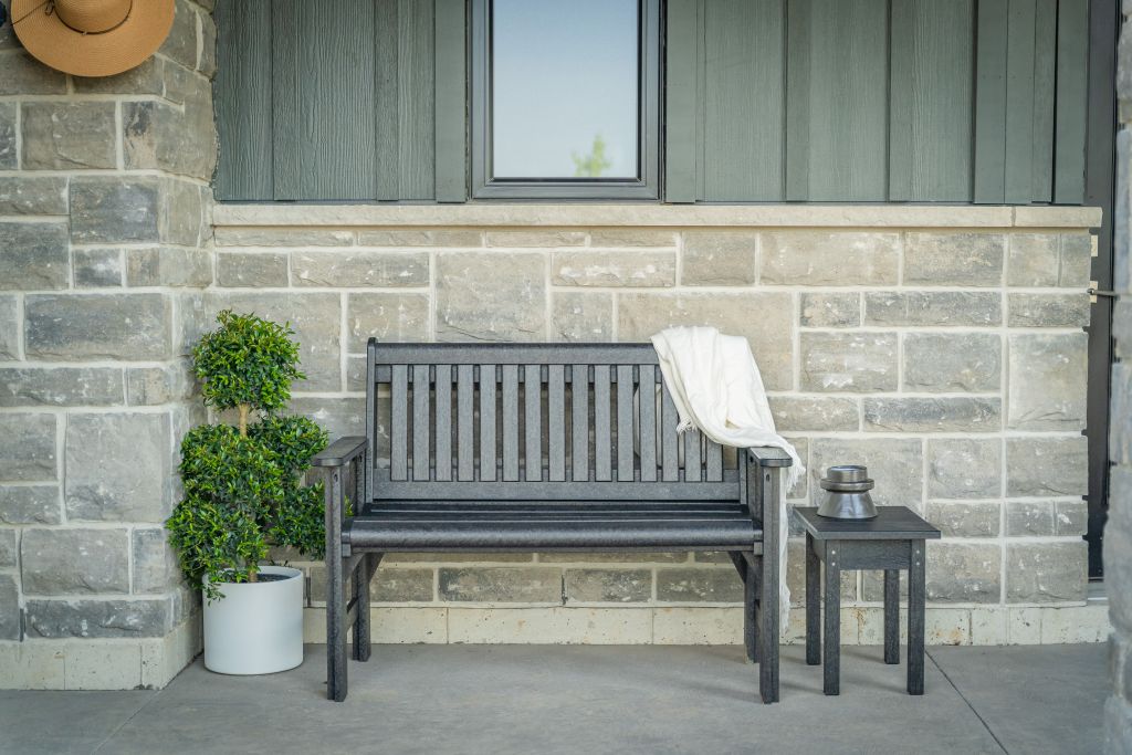 B01 Heritage Bench 4' – Gartenbank aus Recyclingkunststoff 122 cm breit white